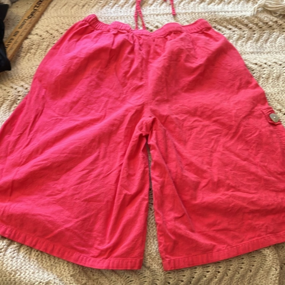 Relaxed Fit Women's Bright Pink Bermuda Shorts with Cargo Pocket - Picture 5 of 7